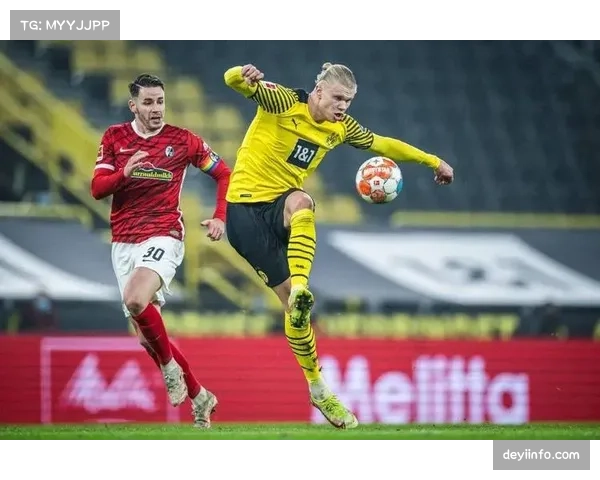 哈兰德伤愈复出首战替补双响，伊蒂哈德球场响起巨幅TIFO